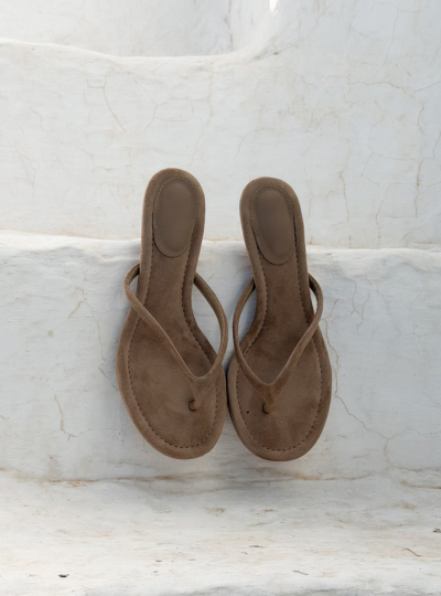 The perfect shoes for every day – stylish and comfy. take a look >